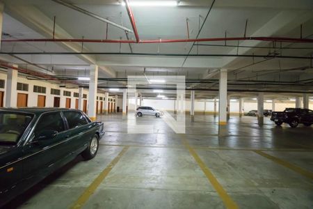 Apartamento à venda com 370m², 5 quartos e 8 vagas Apartamento à venda com 370m², 5 quartos e 8 vagasGaragem