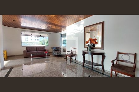 Apartamento à venda com 370m², 5 quartos e 8 vagas Apartamento à venda com 370m², 5 quartos e 8 vagasHall social