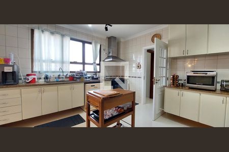 Apartamento à venda com 370m², 5 quartos e 8 vagas Apartamento à venda com 370m², 5 quartos e 8 vagasCozinha