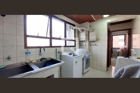 Apartamento à venda com 370m², 5 quartos e 8 vagas Apartamento à venda com 370m², 5 quartos e 8 vagasÁrea de Serviço