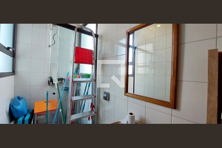 Apartamento à venda com 370m², 5 quartos e 8 vagas Apartamento à venda com 370m², 5 quartos e 8 vagasBanheiro serviço