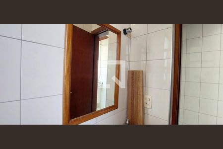 Apartamento à venda com 370m², 5 quartos e 8 vagas Apartamento à venda com 370m², 5 quartos e 8 vagasBanheiro serviço