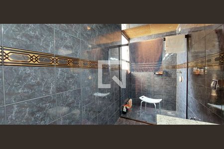 Apartamento à venda com 370m², 5 quartos e 8 vagas Apartamento à venda com 370m², 5 quartos e 8 vagasBanheiro Quarto 1 suíte