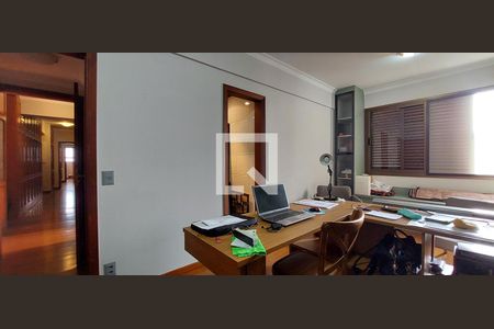 Apartamento à venda com 370m², 5 quartos e 8 vagas Apartamento à venda com 370m², 5 quartos e 8 vagasQuarto 5 suíte - escritório