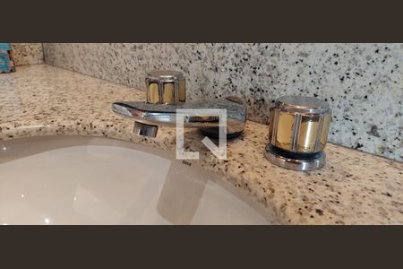 Apartamento à venda com 370m², 5 quartos e 8 vagas Apartamento à venda com 370m², 5 quartos e 8 vagasBanheiro Quarto 2 suíte