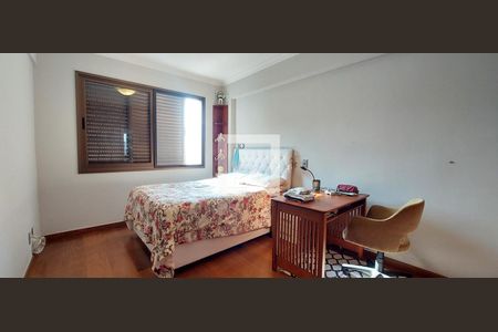 Apartamento à venda com 370m², 5 quartos e 8 vagas Apartamento à venda com 370m², 5 quartos e 8 vagasQuarto 2 suíte