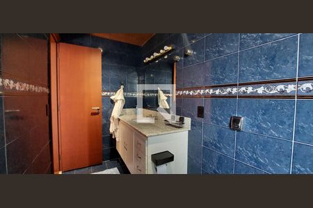 Apartamento à venda com 370m², 5 quartos e 8 vagas Apartamento à venda com 370m², 5 quartos e 8 vagasBanheiro Quarto 2 suíte