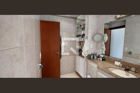 Apartamento à venda com 370m², 5 quartos e 8 vagas Apartamento à venda com 370m², 5 quartos e 8 vagasBanheiro Quarto 3 suíte