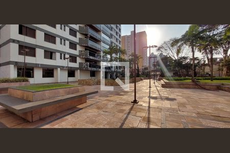 Apartamento à venda com 370m², 5 quartos e 8 vagas Apartamento à venda com 370m², 5 quartos e 8 vagasÁrea de Serviço