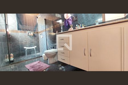 Apartamento à venda com 370m², 5 quartos e 8 vagas Apartamento à venda com 370m², 5 quartos e 8 vagasBanheiro Quarto 1 suíte