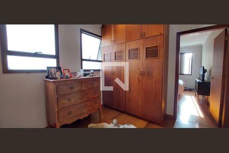 Apartamento à venda com 370m², 5 quartos e 8 vagas Apartamento à venda com 370m², 5 quartos e 8 vagasCloset Quarto 3 suíte