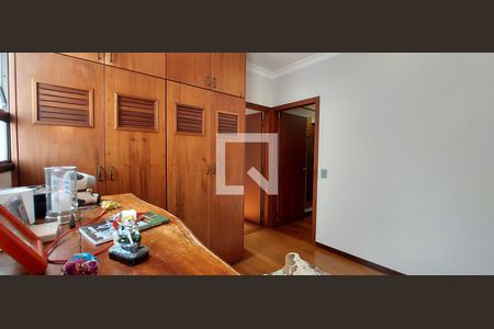 Apartamento à venda com 370m², 5 quartos e 8 vagas Apartamento à venda com 370m², 5 quartos e 8 vagasCloset Quarto 3 suíte