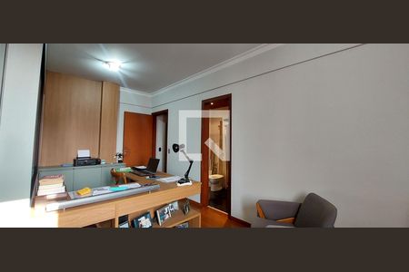 Apartamento à venda com 370m², 5 quartos e 8 vagas Apartamento à venda com 370m², 5 quartos e 8 vagasQuarto 5 suíte - escritório