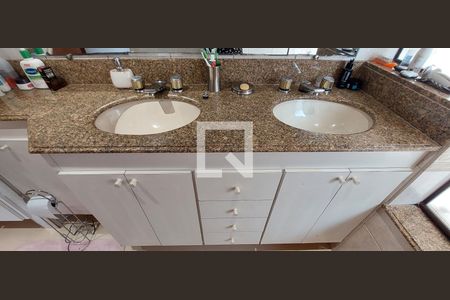 Apartamento à venda com 370m², 5 quartos e 8 vagas Apartamento à venda com 370m², 5 quartos e 8 vagasBanheiro Quarto 3 suíte