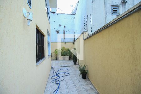Casa à venda com 220m², 3 quartos e 4 vagas Casa à venda com 220m², 3 quartos e 4 vagasQuintal