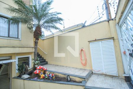 Casa à venda com 220m², 3 quartos e 4 vagas Casa à venda com 220m², 3 quartos e 4 vagasFachada da casa