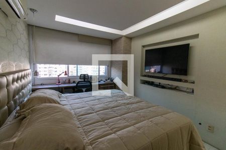 Apartamento à venda com 275m², 3 quartos e 3 vagas Apartamento à venda com 275m², 3 quartos e 3 vagasSuíte