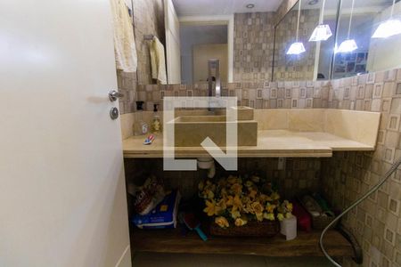 Apartamento à venda com 275m², 3 quartos e 3 vagas Apartamento à venda com 275m², 3 quartos e 3 vagasLavabo