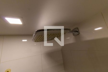 Apartamento à venda com 275m², 3 quartos e 3 vagas Apartamento à venda com 275m², 3 quartos e 3 vagasChuveiro da Suíte