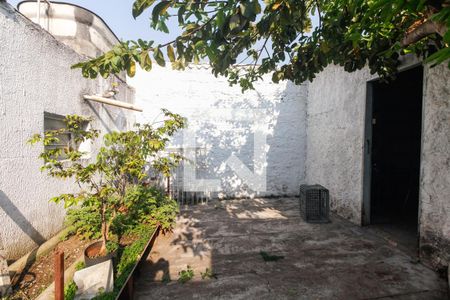 Casa à venda com 160m², 3 quartos e 3 vagas Casa à venda com 160m², 3 quartos e 3 vagasQuintal