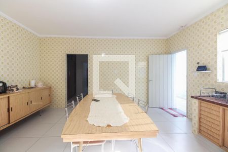 Casa à venda com 160m², 3 quartos e 3 vagas Casa à venda com 160m², 3 quartos e 3 vagasCozinha