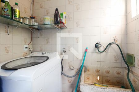 Casa à venda com 160m², 3 quartos e 3 vagas Casa à venda com 160m², 3 quartos e 3 vagasÁrea de Serviço