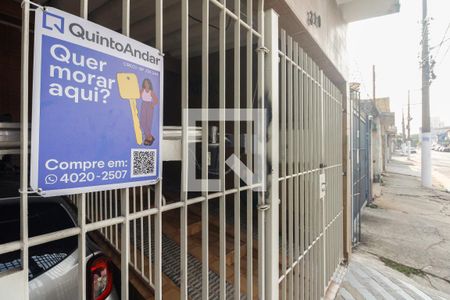 Casa à venda com 160m², 3 quartos e 3 vagas Casa à venda com 160m², 3 quartos e 3 vagasFachada