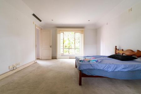 Casa à venda com 956m², 3 quartos e 6 vagas Casa à venda com 956m², 3 quartos e 6 vagasFoto 08