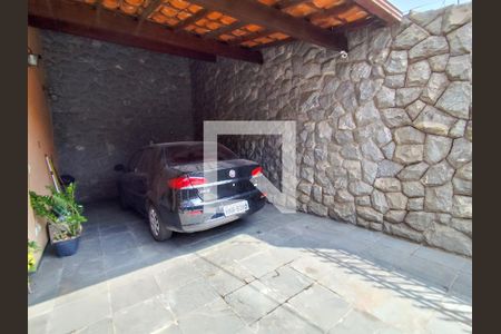 Casa à venda com 485m², 4 quartos e 4 vagas Casa à venda com 485m², 4 quartos e 4 vagasGaragem