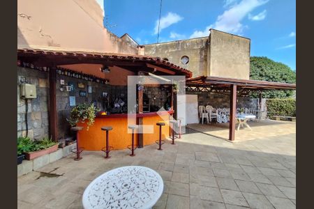 Casa à venda com 485m², 4 quartos e 4 vagas Casa à venda com 485m², 4 quartos e 4 vagasChurrasqueira