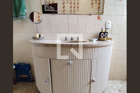 Casa à venda com 485m², 4 quartos e 4 vagas Casa à venda com 485m², 4 quartos e 4 vagasBanheiro Social