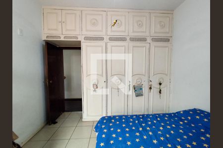 Casa à venda com 485m², 4 quartos e 4 vagas Casa à venda com 485m², 4 quartos e 4 vagasQuarto 1