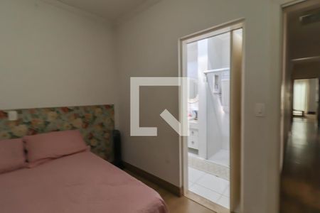 Casa à venda com 250m², 3 quartos e 3 vagas Casa à venda com 250m², 3 quartos e 3 vagasSuíte 2