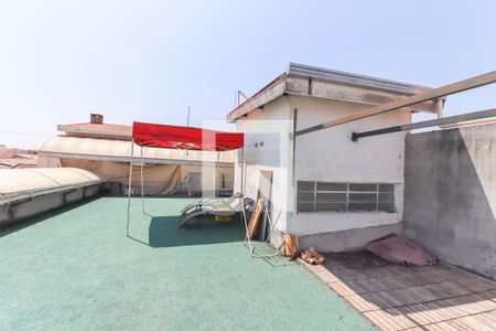 Casa à venda com 250m², 3 quartos e 3 vagas Casa à venda com 250m², 3 quartos e 3 vagasTerraço