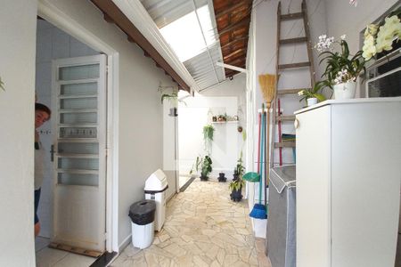 Casa à venda com 95m², 4 quartos e 4 vagas Casa à venda com 95m², 4 quartos e 4 vagasCozinha e Área de Serviço
