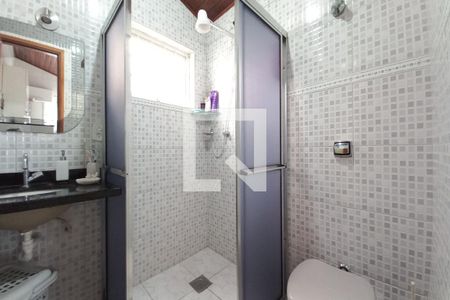Casa à venda com 95m², 4 quartos e 4 vagas Casa à venda com 95m², 4 quartos e 4 vagasBanheiro