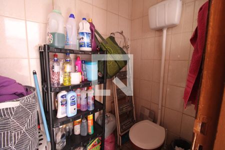 Casa à venda com 100m², 3 quartos e 2 vagasBanheiro de Serviço