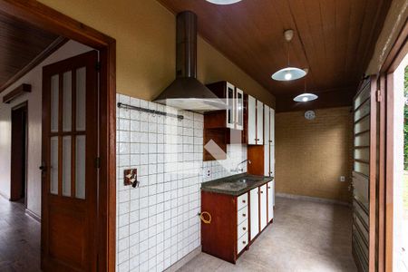 Casa à venda com 218m², 5 quartos e 1 vagaCozinha e Área de Serviço