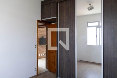 Casa à venda com 271m², 4 quartos e 3 vagas Casa à venda com 271m², 4 quartos e 3 vagasQuarto 2