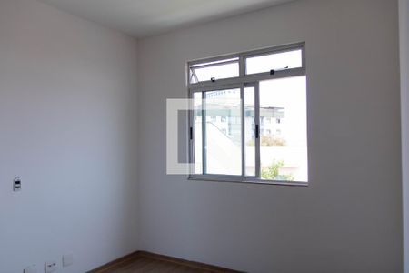 Casa à venda com 271m², 4 quartos e 3 vagas Casa à venda com 271m², 4 quartos e 3 vagasQuarto 2