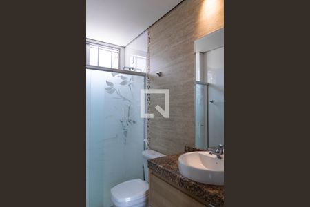 Casa à venda com 271m², 4 quartos e 3 vagas Casa à venda com 271m², 4 quartos e 3 vagasBanheiro da Suíte 1