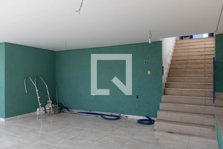 Casa à venda com 271m², 4 quartos e 3 vagas Casa à venda com 271m², 4 quartos e 3 vagasÁrea externa