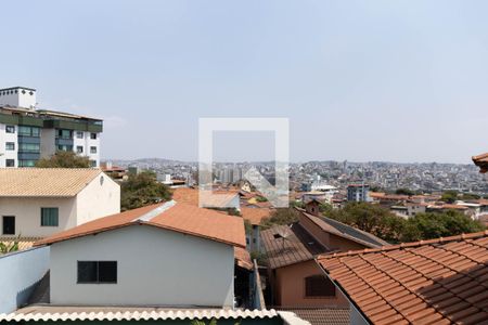 Casa à venda com 271m², 4 quartos e 3 vagas Casa à venda com 271m², 4 quartos e 3 vagasVista do Quarto 1
