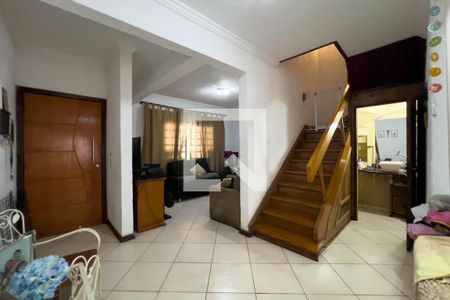 Casa à venda com 148m², 3 quartos e 2 vagas Casa à venda com 148m², 3 quartos e 2 vagasHall