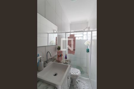 Casa à venda com 244m², 4 quartos e 3 vagas Casa à venda com 244m², 4 quartos e 3 vagasBanheiro