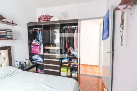 Casa à venda com 244m², 4 quartos e 3 vagas Casa à venda com 244m², 4 quartos e 3 vagasQuarto 2