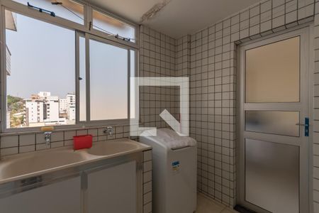 Apartamento à venda com 200m², 3 quartos e 3 vagas Apartamento à venda com 200m², 3 quartos e 3 vagasÁrea de Serviço