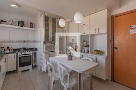 Apartamento à venda com 200m², 3 quartos e 3 vagas Apartamento à venda com 200m², 3 quartos e 3 vagasCozinha