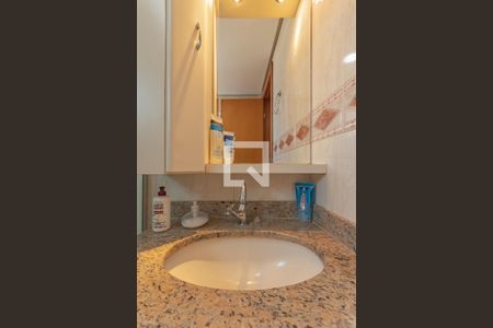 Apartamento à venda com 200m², 3 quartos e 3 vagas Apartamento à venda com 200m², 3 quartos e 3 vagasBanheiro Social