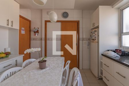Apartamento à venda com 200m², 3 quartos e 3 vagas Apartamento à venda com 200m², 3 quartos e 3 vagasCozinha